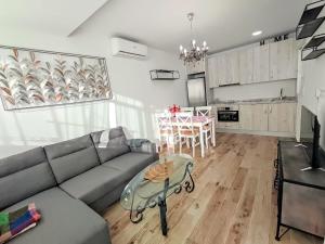 Kuchyňa alebo kuchynka v ubytovaní La Terraza de Salomon ApartamentosMalagaManagement