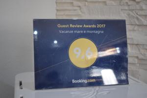 Certifikát, hodnocení, plakát nebo jiný dokument vystavený v ubytování Vacanze mare e montagna