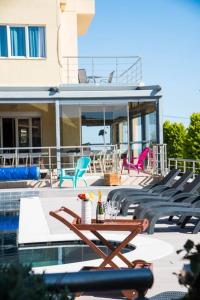 Балкон или терраса в Nina Luxury Villa by Cretevasion