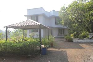 Zahrada ubytování Ivy Maitri Farm 3 Bhk with Private Pool - Badlapur