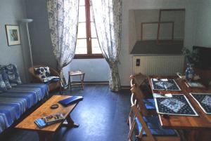 Puylaroque的住宿－萊斯奇美里斯酒店，相簿中的一張相片