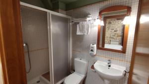 A bathroom at Ostatu Zegama