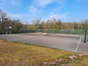 Attività di tennis o squash presso la casa vacanze o nelle vicinanze