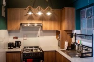 Dapur atau dapur kecil di Marrick Homes