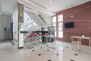 Imagen de la galería de RedDoorz near Alun Alun Bandung 3, en Bandung