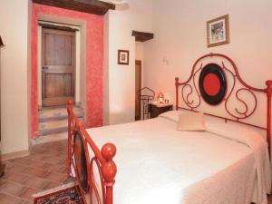 Posteľ alebo postele v izbe v ubytovaní Villa in Montalbano with Scenic Views