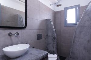 Koupelna v ubytování verykokkos collection suites mikri vigla