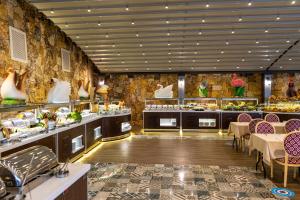 Um restaurante ou outro lugar para comer em Doğa Thermal Health & Spa