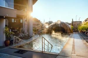 A piscina em ou perto de Doğa Thermal Health & Spa