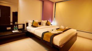 Gallery image of HOTEL SAI NISARG in Shirdi