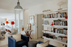 Biblioteca en la casa vacacional