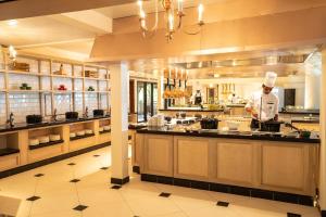Kuchyň nebo kuchyňský kout v ubytování Maritim Resort & Spa Mauritius