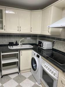 LAS ARENAS DE LA CARIHUELA, Torremolinos – Bijgewerkte ...