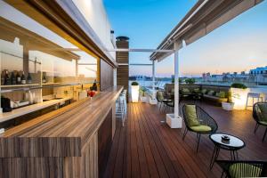 Balkón nebo terasa v ubytování Golden Hotel Barcelona