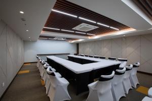 Konferenční prostory v ubytování IKON By Annapoorna + 37 fotografií
