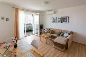 Gallery image of Apartments Veronika in Pag