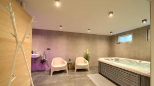 Fotografie z fotogalerie ubytování Luxury Villa Valentina with SPA zone and outdoor pool, near the sea v destinaci Sveti Vid-Miholjice