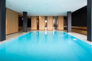 Bazén v ubytovaní ШПИЦІ Hotel & SPA alebo v jeho blízkosti