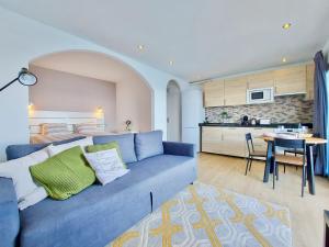 A kitchen or kitchenette at Coastview Terrace Studio by TOR