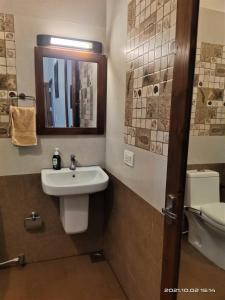 Bilik mandi di Neela Waters - Beach Home