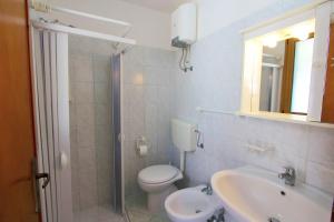 A bathroom at Appartamenti Leuca 50 m dal mare