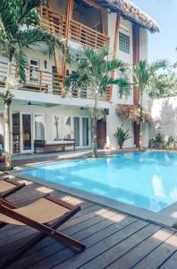 Bazén v ubytování MUNI MUNI VILLAS SIARGAO nebo v jeho okolí