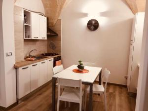 Kuchyňa alebo kuchynka v ubytovaní Mastropaolo42 Luxury B&B + 27 fotografií