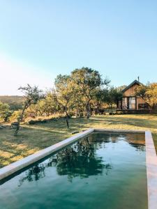Swimmingpoolen hos eller tæt på Finca Granero