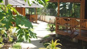 גינה חיצונית ב-Camotes-Hidden-Huts