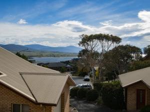 a view of a lake from a house at Beloka 7 Free WiFi in Jindabyne