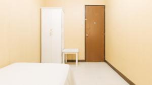 Fotografie z fotogalerie ubytování Cristian Jay Dormitory by RedDoorz v destinaci Dasmariñas