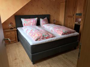 Ліжко або ліжка в номері Ferienwohnung Sonnenlay