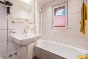 Koupelna v ubytování Ferienhaus Matterhorngruss + 23 fotografií