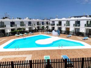 Basen w obiekcie Sinfonia Corralejo iRent Fuerteventura lub w pobliżu