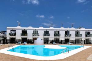 Basen w obiekcie Sinfonia Corralejo iRent Fuerteventura lub w pobliżu