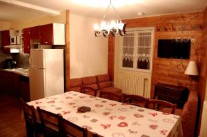 Η κουζίνα ή μικρή κουζίνα στο Appartement residence les Marmottes +6 φωτογραφίες