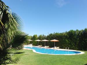 Bazén v ubytování Hotel Crystal Park nebo v jeho okolí