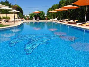Bazén v ubytování Hotel Crystal Park nebo v jeho okolí