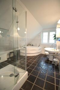 Phòng tắm tại Friesenhaus Coast