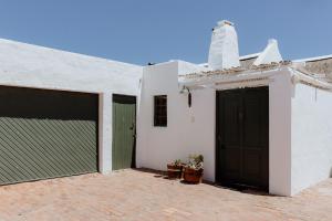 Gallery image of Aqua Blue in Paternoster