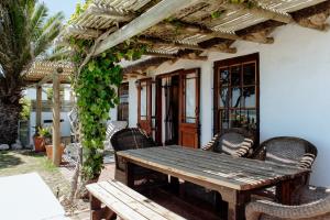 Gallery image of Aqua Blue in Paternoster