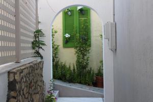 Vonkajšia záhrada v ubytovaní Carolina Apartments Crete