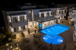 Bazén v ubytování Cyano Hotel nebo v jeho okolí