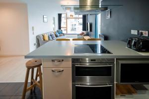 Gallery image of Manchester City Centre Modern 3bed 2bath Apartment PENTHOUSE Northern Quarter, Sleeps 10 in Manchester