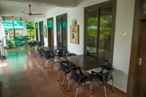 Restaurant o iba pang lugar na makakainan sa Sanidhya Beach Resort