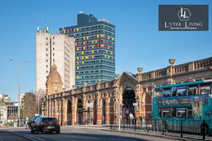 Gallery image of Leicester's Lyter living Serviced apartments Opposite Leicester Railway Station in Leicester