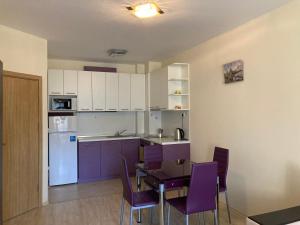 A kitchen or kitchenette at BOTANICA PRIME