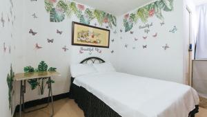 Gallery image of Cristian Jay Dormitory by RedDoorz in Dasmari&ntilde;as