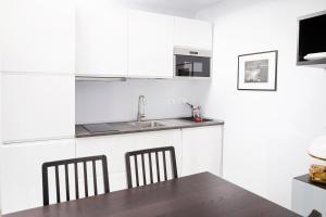Kuchyňa alebo kuchynka v ubytovaní Prestige Boutique Homes - Navigli