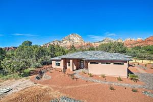 Gallery image of Tranquil Sedona Home with Fireplace and Hot Tub! in Sedona